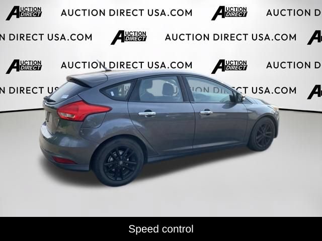 Used 2015 Ford Focus SE w/ SE Cold Weather Package FWD image 8