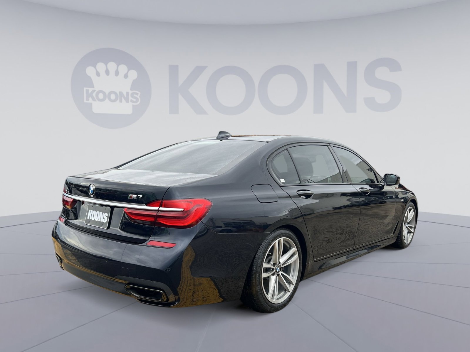 Used 2019 BMW 740i xDrive w/ Executive Package image 7