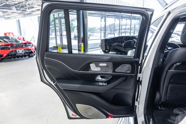 Used 2023 Mercedes-Benz Maybach GLS 600 4MATIC image 27