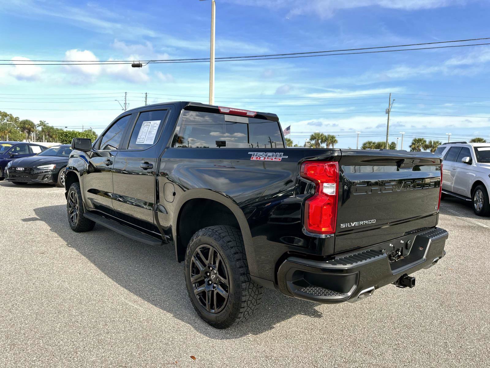 Used 2022 Chevrolet Silverado 1500 LT Trail Boss w/ Convenience Package II image 5