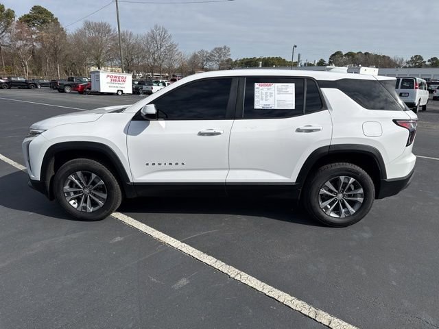 Used 2025 Chevrolet Equinox LT image 2
