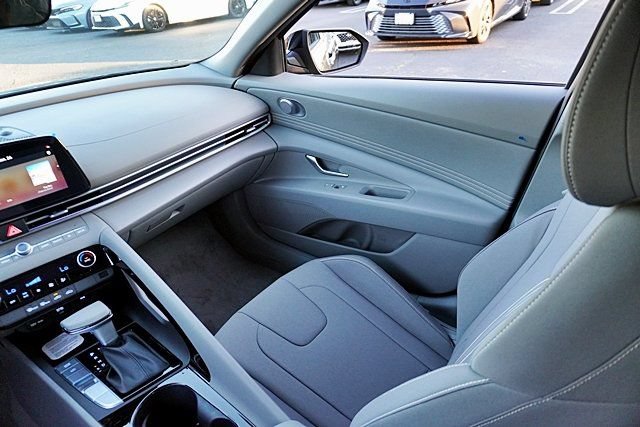 New 2026 Hyundai Elantra Sport FWD image 24