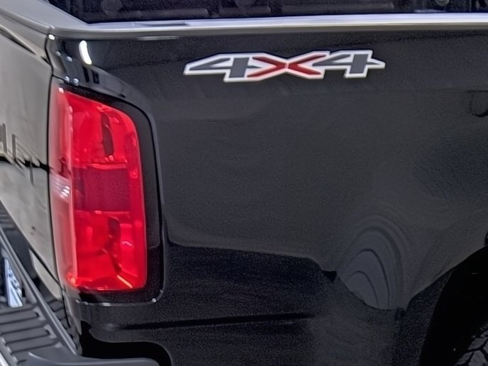 Used 2022 Chevrolet Colorado W/T AWD/4WD image 13