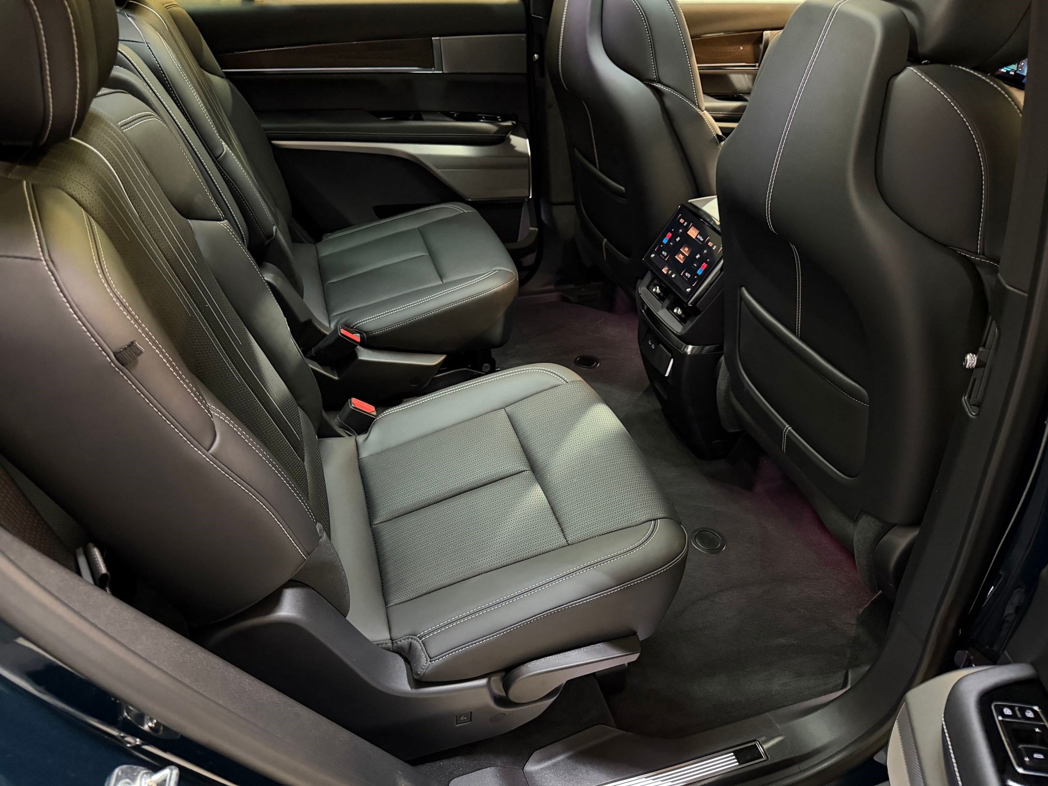 New 2026 Cadillac Vistiq Luxury AWD/4WD image 48