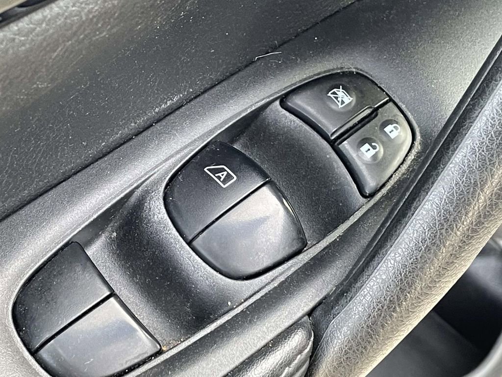 Used 2019 Nissan Rogue Sport SV image 16