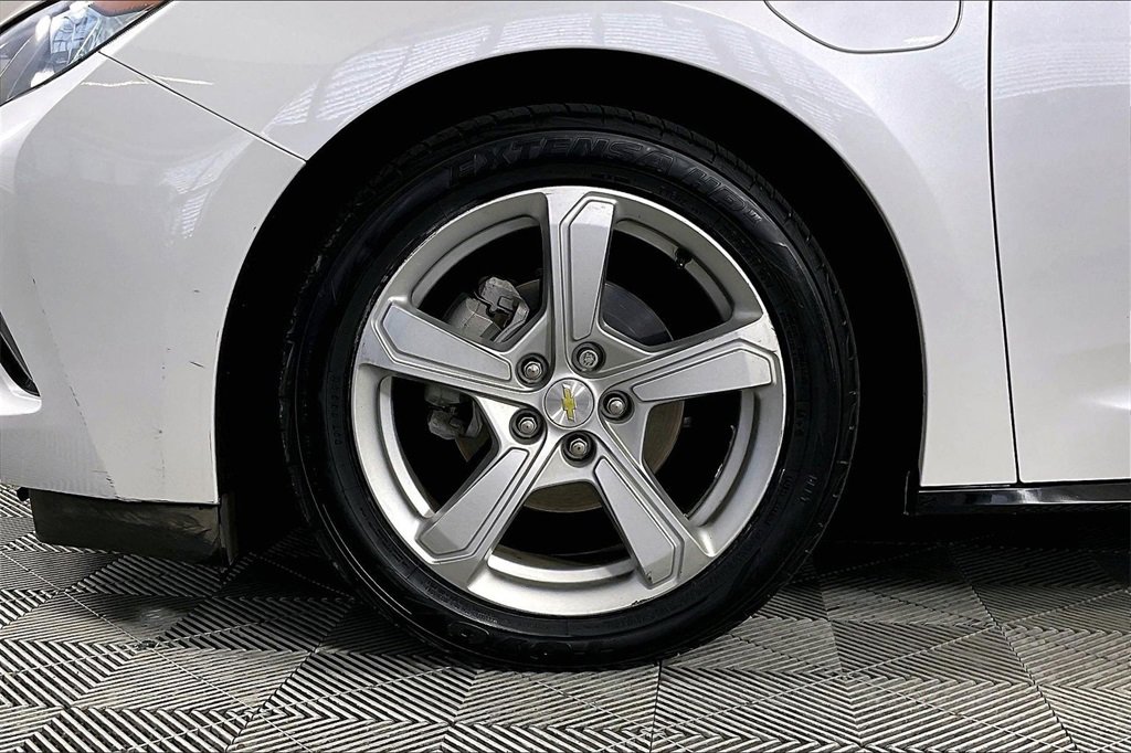 Used 2018 Chevrolet Volt LT w/ Comfort Package image 8