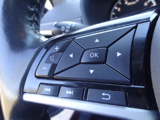 Used 2024 Nissan Altima 2.5 SV w/ SV Premium Package FWD image 17