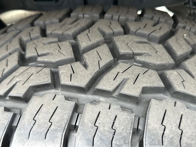 Used 2025 Jeep Gladiator Sport image 26