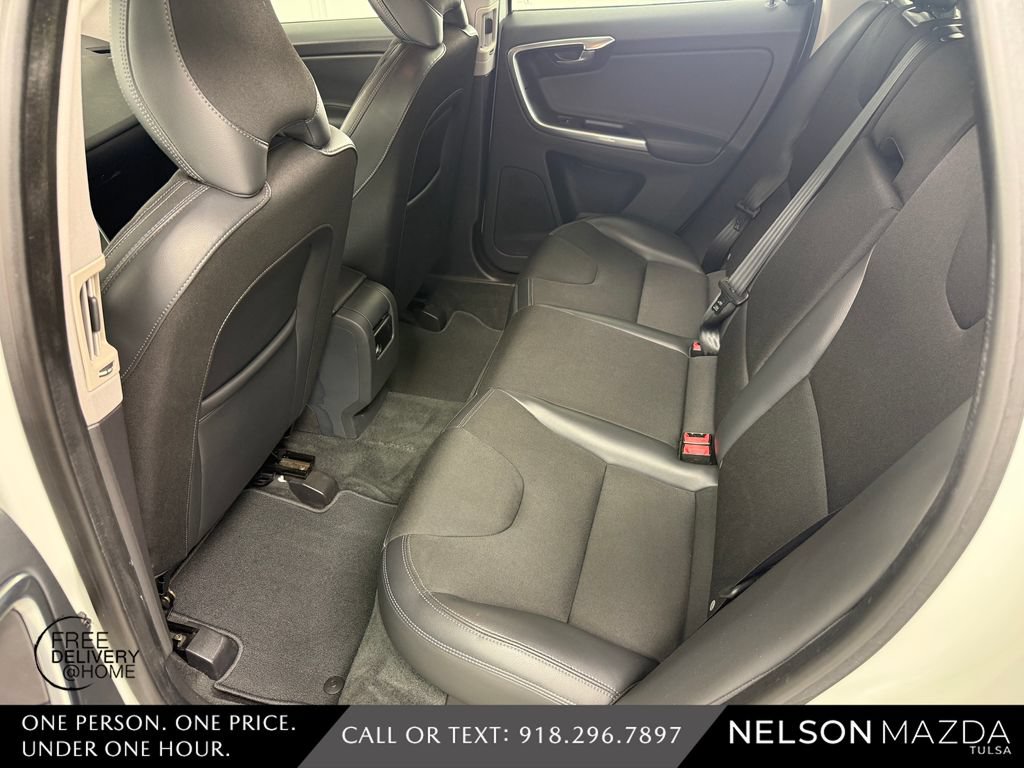 Used 2016 Volvo XC60 T5 w/ Proximity Package FWD image 34