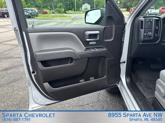 Used 2017 Chevrolet Silverado 1500 Custom w/ Custom Convenience Package AWD/4WD image 10