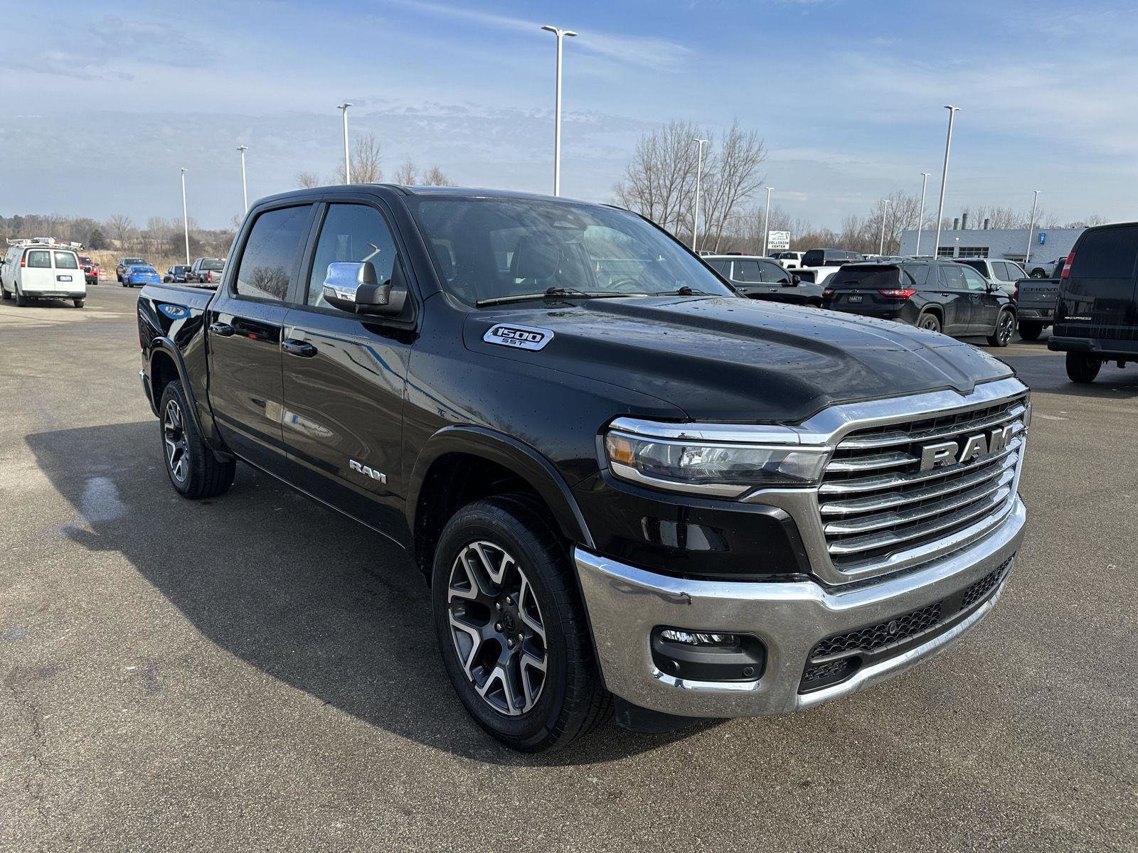 Used 2025 RAM 1500 Laramie image 9