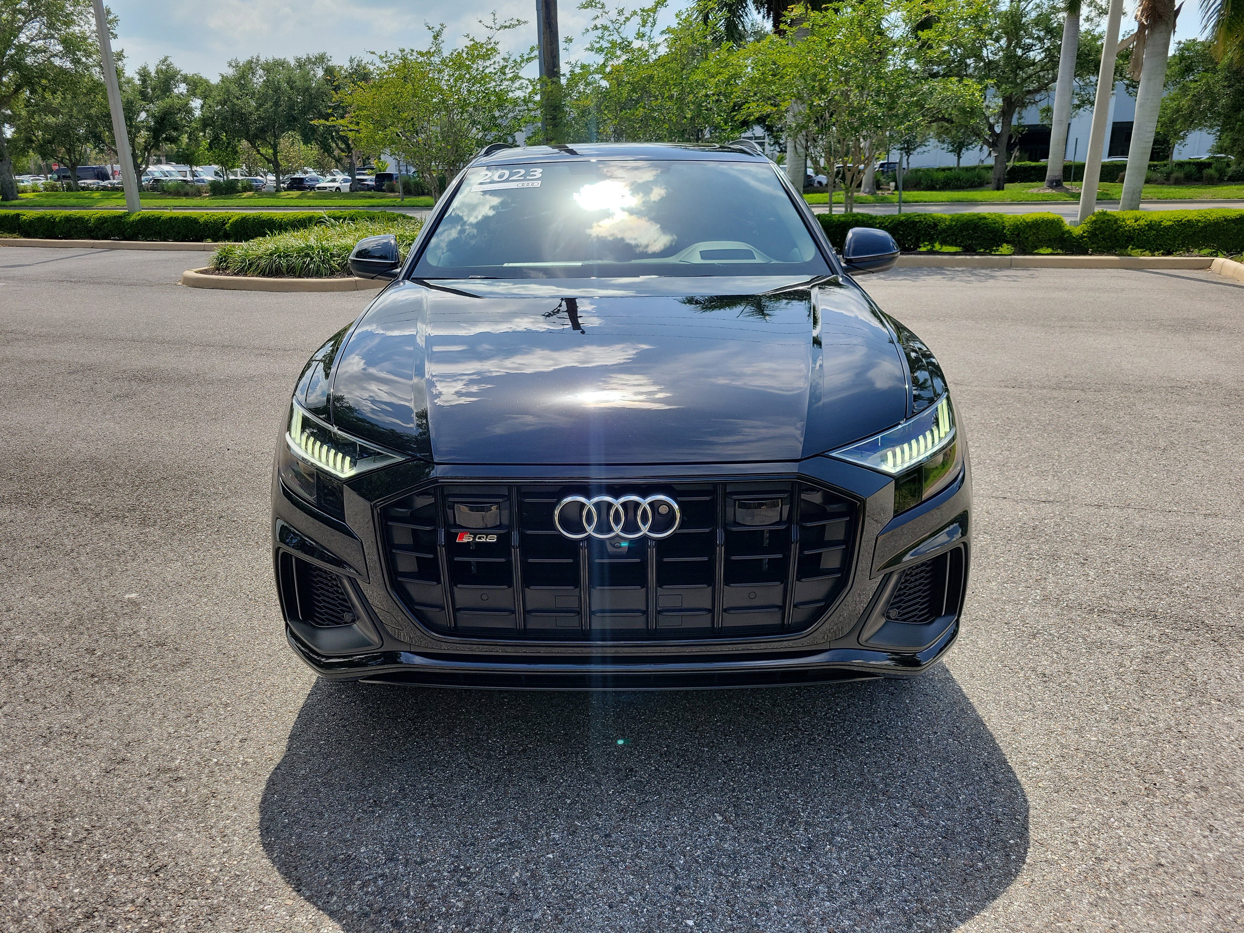 Used 2023 Audi SQ8 Prestige w/ Prestige Package image 2