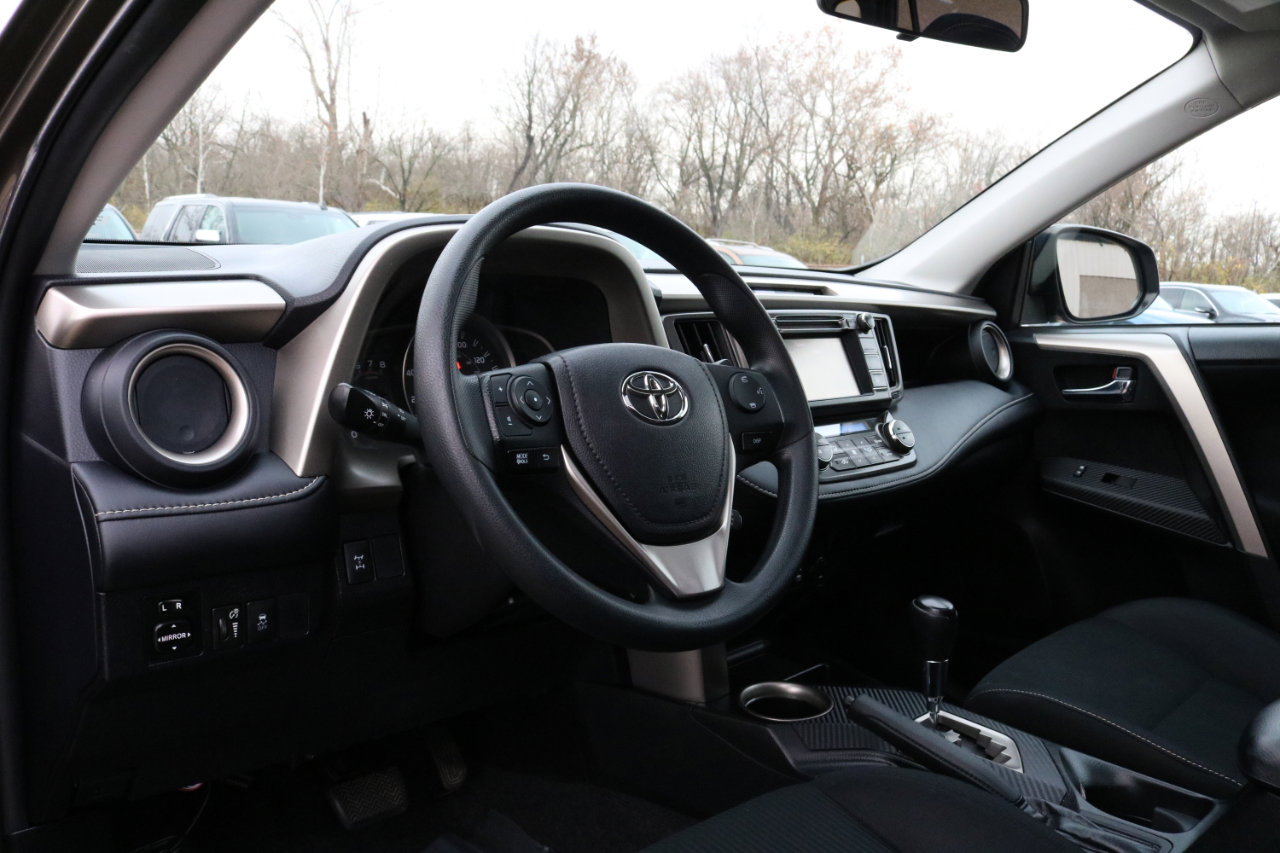 Used 2015 Toyota RAV4 XLE image 21
