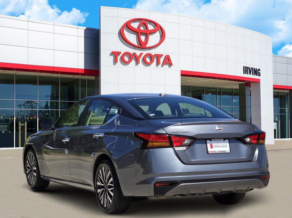 Used 2024 Nissan Altima 2.5 SV FWD image 3