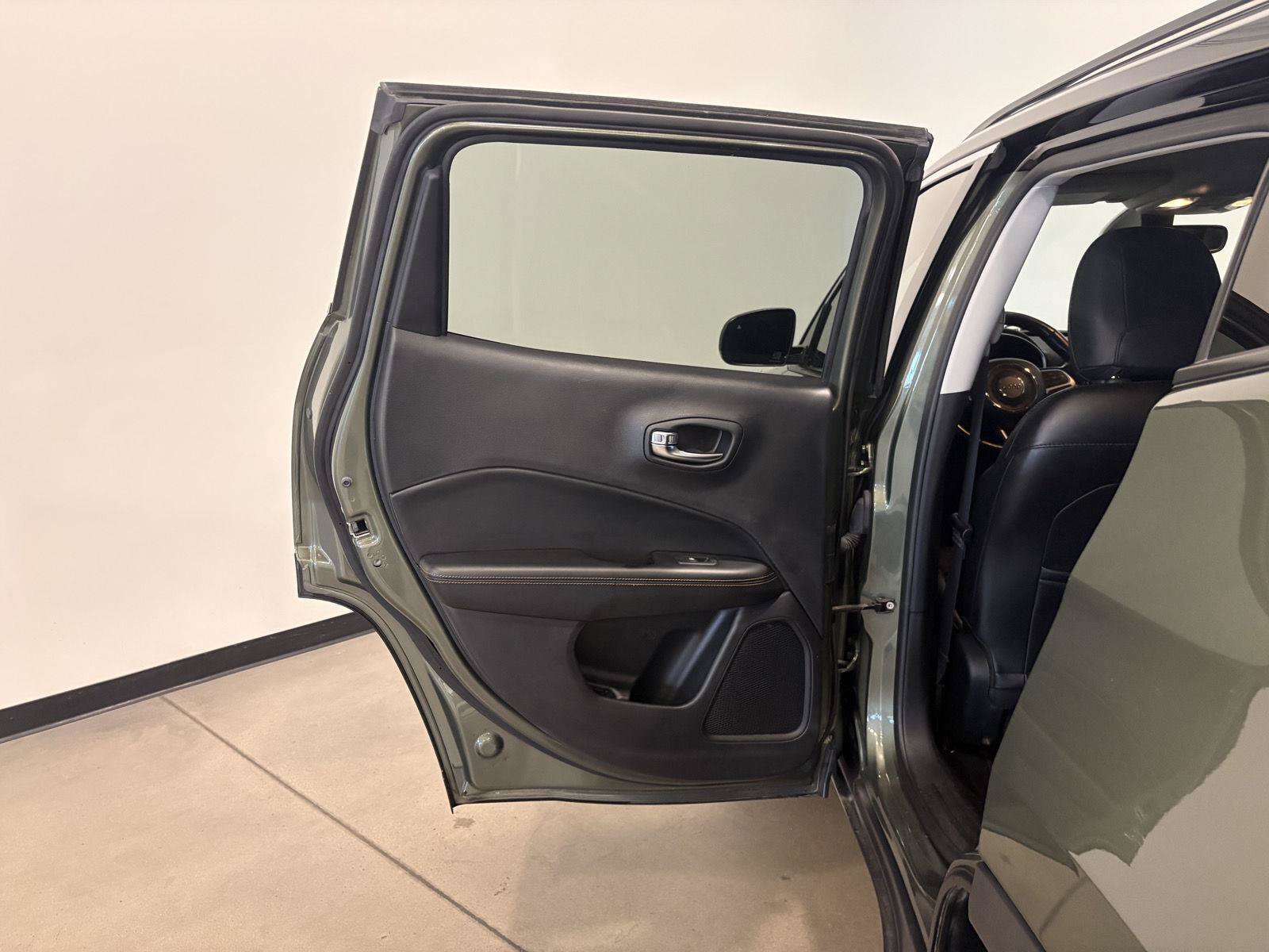 Used 2020 Jeep Compass Limited w/ Safety & Security Group AWD/4WD image 29