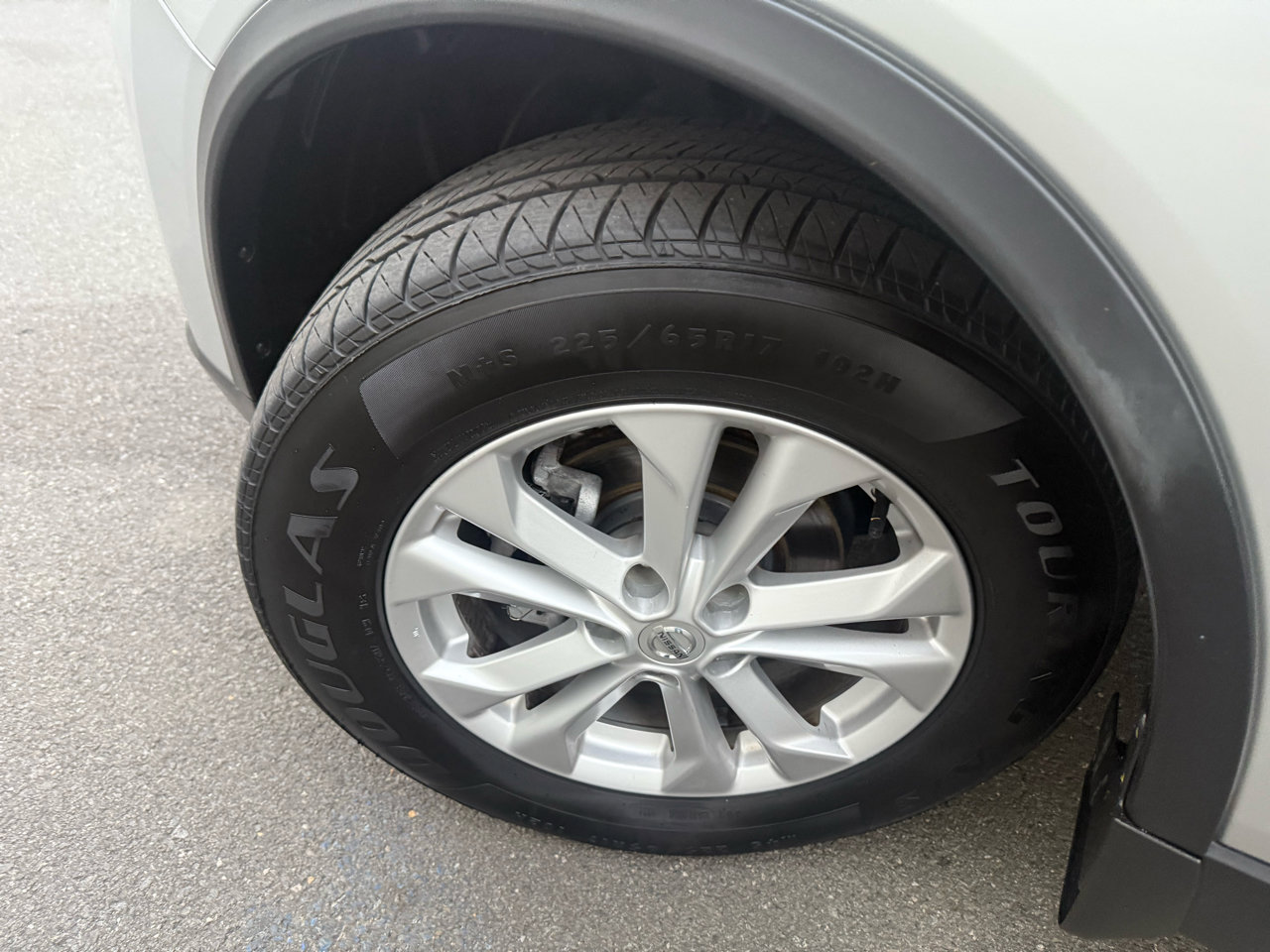 Used 2016 Nissan Rogue SV image 35