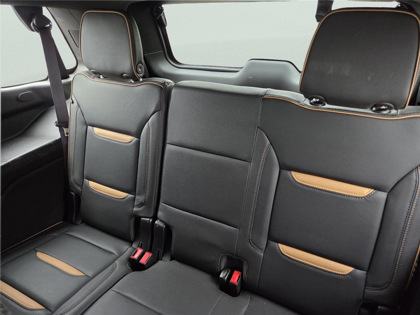 Used 2023 GMC Yukon AT4 w/ AT4 Premium Package AWD/4WD image 20
