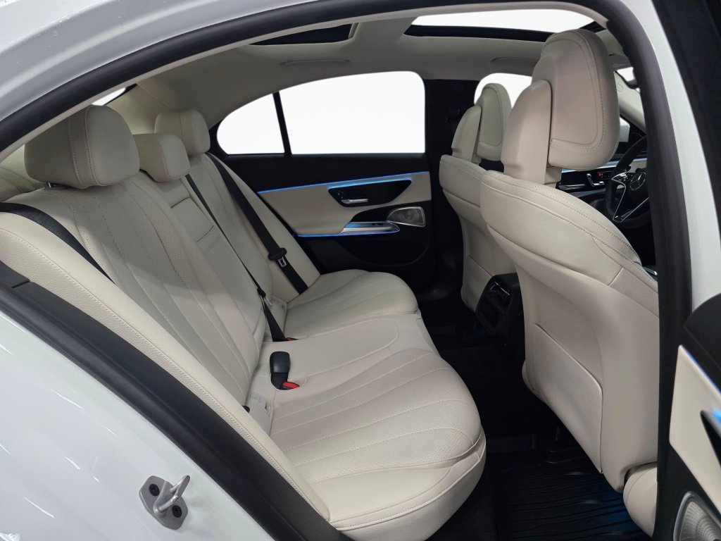 Used 2024 Mercedes-Benz E 350 4MATIC Sedan image 23
