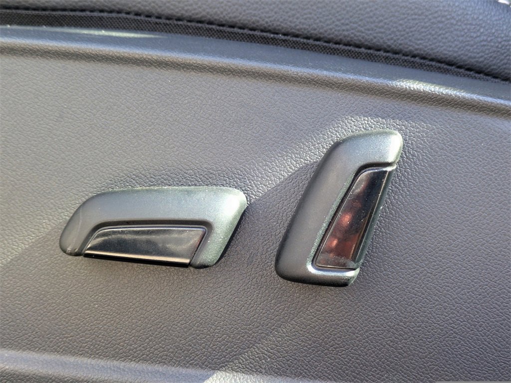 Used 2023 Volkswagen Jetta SE image 24