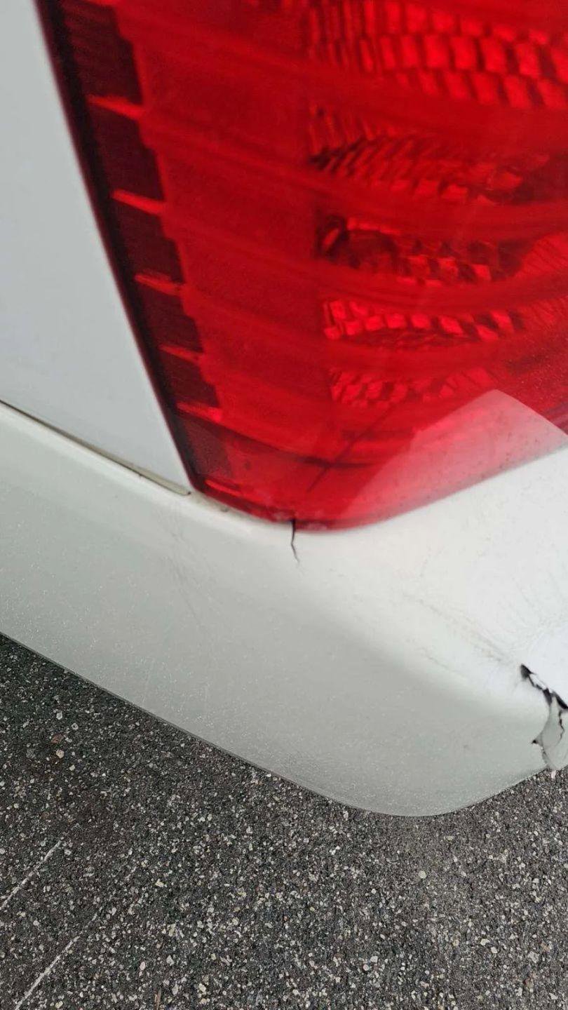 Used 2009 Kia Sedona LX image 28