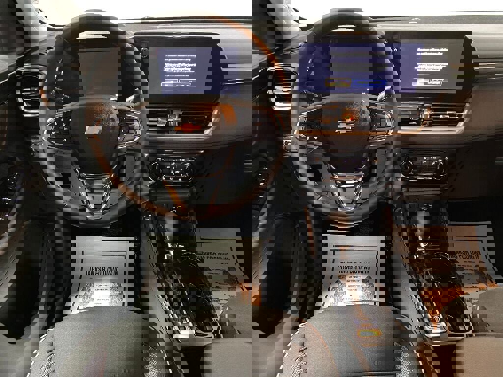 Used 2026 Chevrolet TrailBlazer LT w/ LT Cold Weather Package image 8