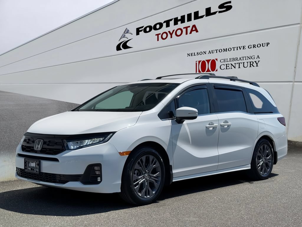 Used 2025 Honda Odyssey Touring image 3