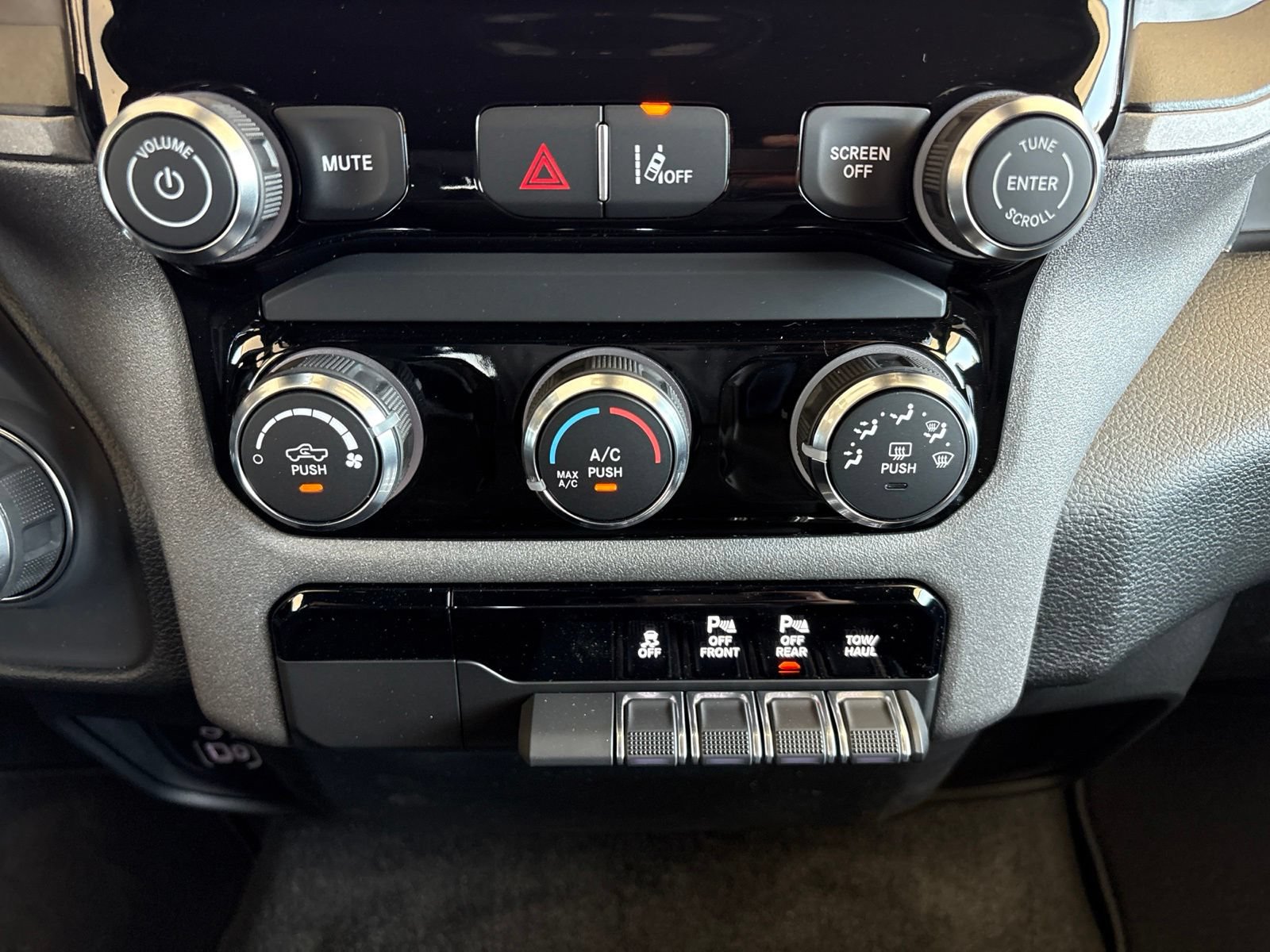 New 2026 RAM 1500 Express RWD image 20
