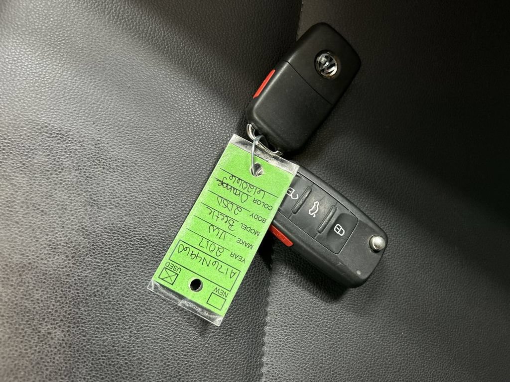 Used 2017 Volkswagen Beetle 1.8T SEL FWD image 12