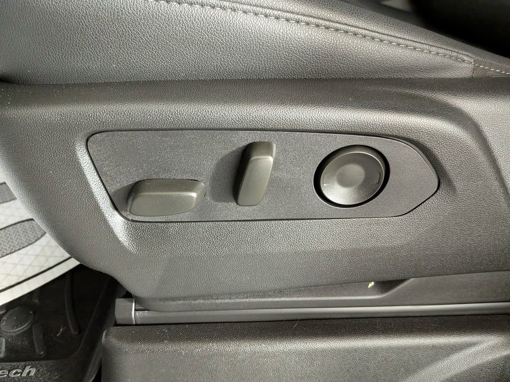 Certified 2024 Chevrolet Tahoe Z71 w/ Luxury Package image 18