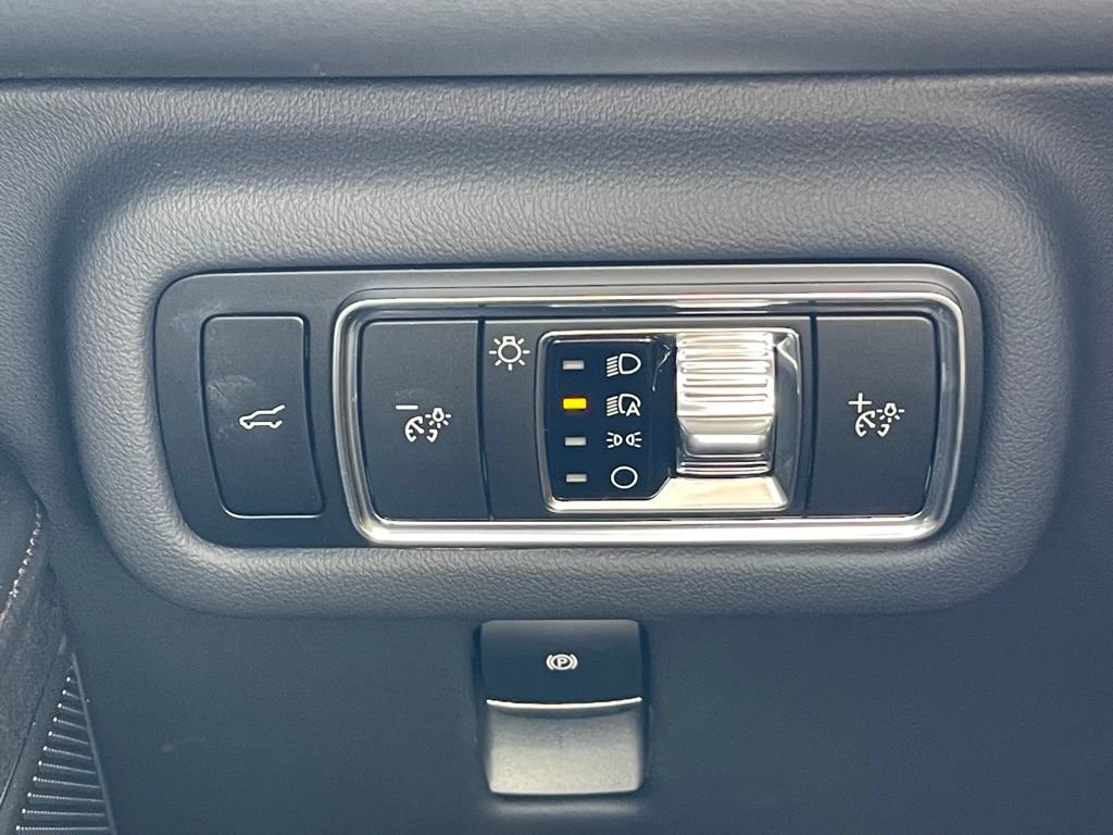 New 2026 Lincoln Nautilus Premier AWD/4WD image 13