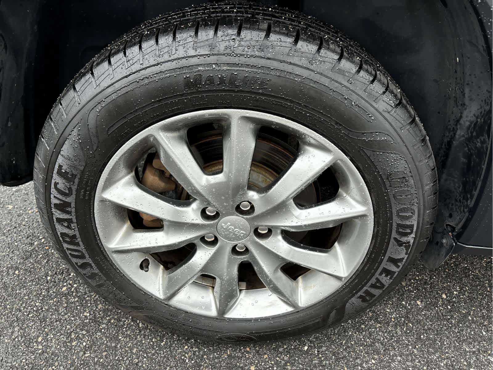 Used 2018 Jeep Cherokee Limited AWD/4WD image 21