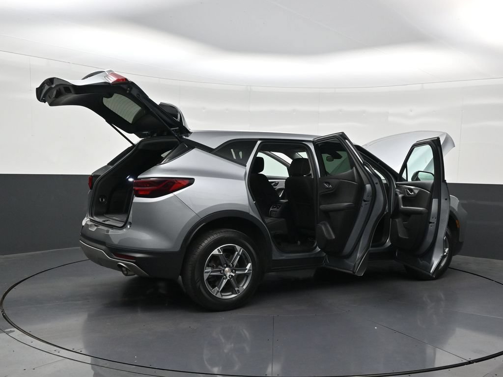 Used 2024 Chevrolet Blazer LT FWD image 31