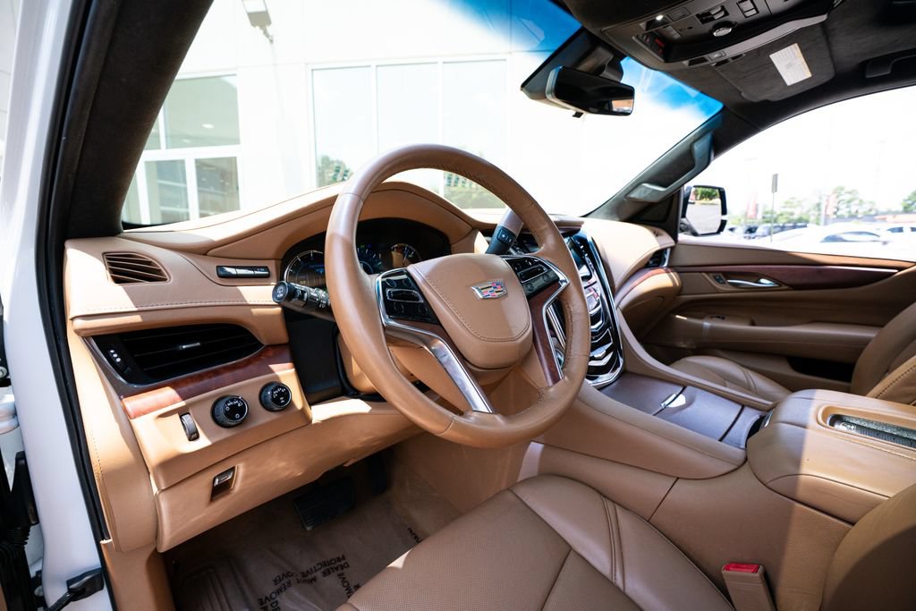 Used 2017 Cadillac Escalade Platinum AWD/4WD image 28