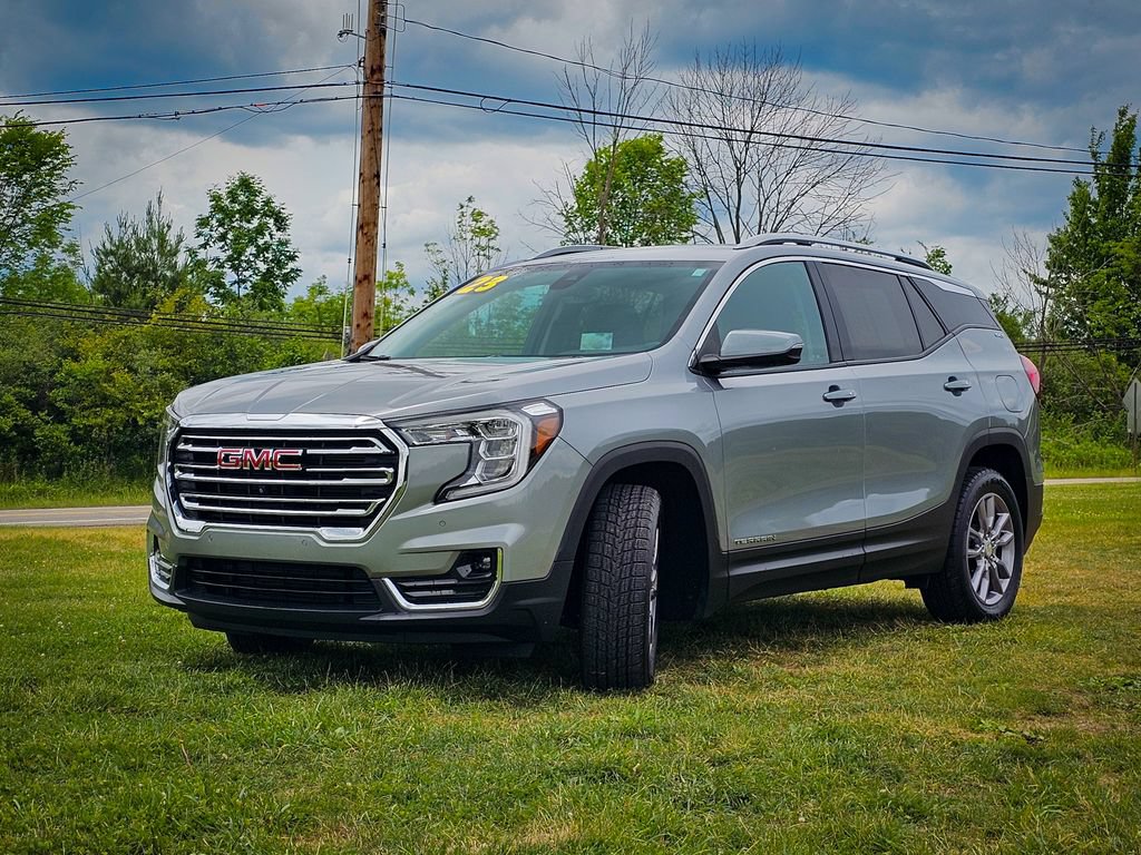 Used 2023 GMC Terrain SLT w/ Tech Package AWD/4WD image 7