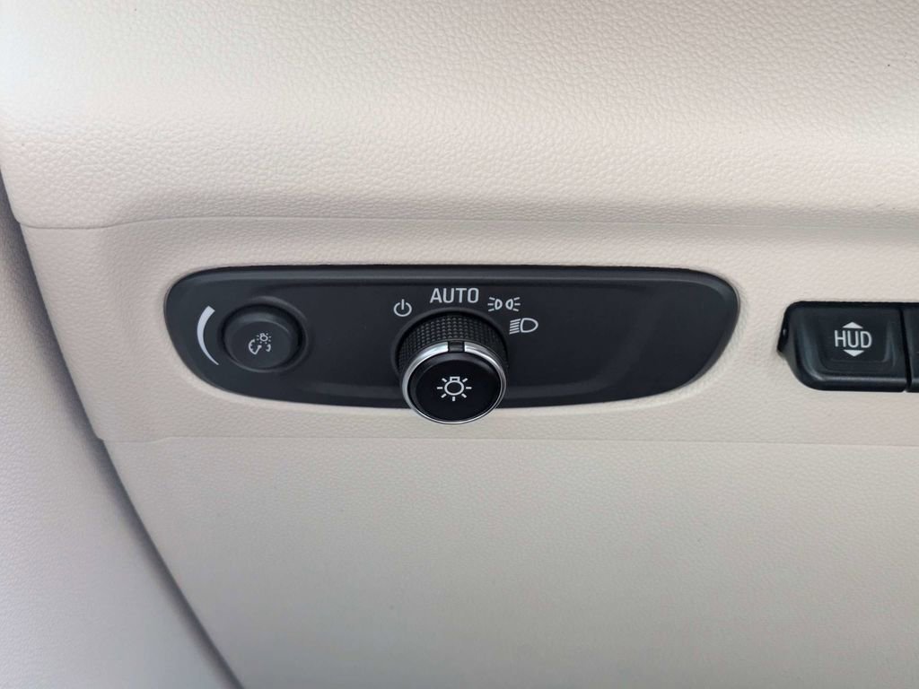 Used 2023 Buick Envision Avenir FWD image 25