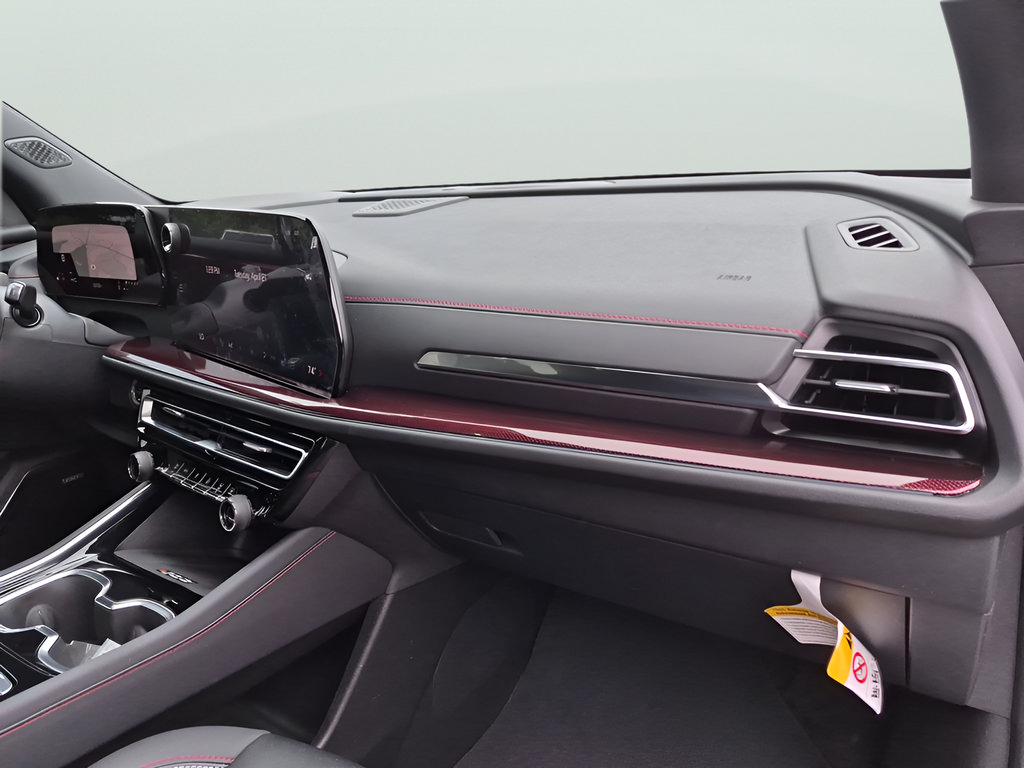 Used 2024 Chevrolet Traverse RS AWD/4WD image 45