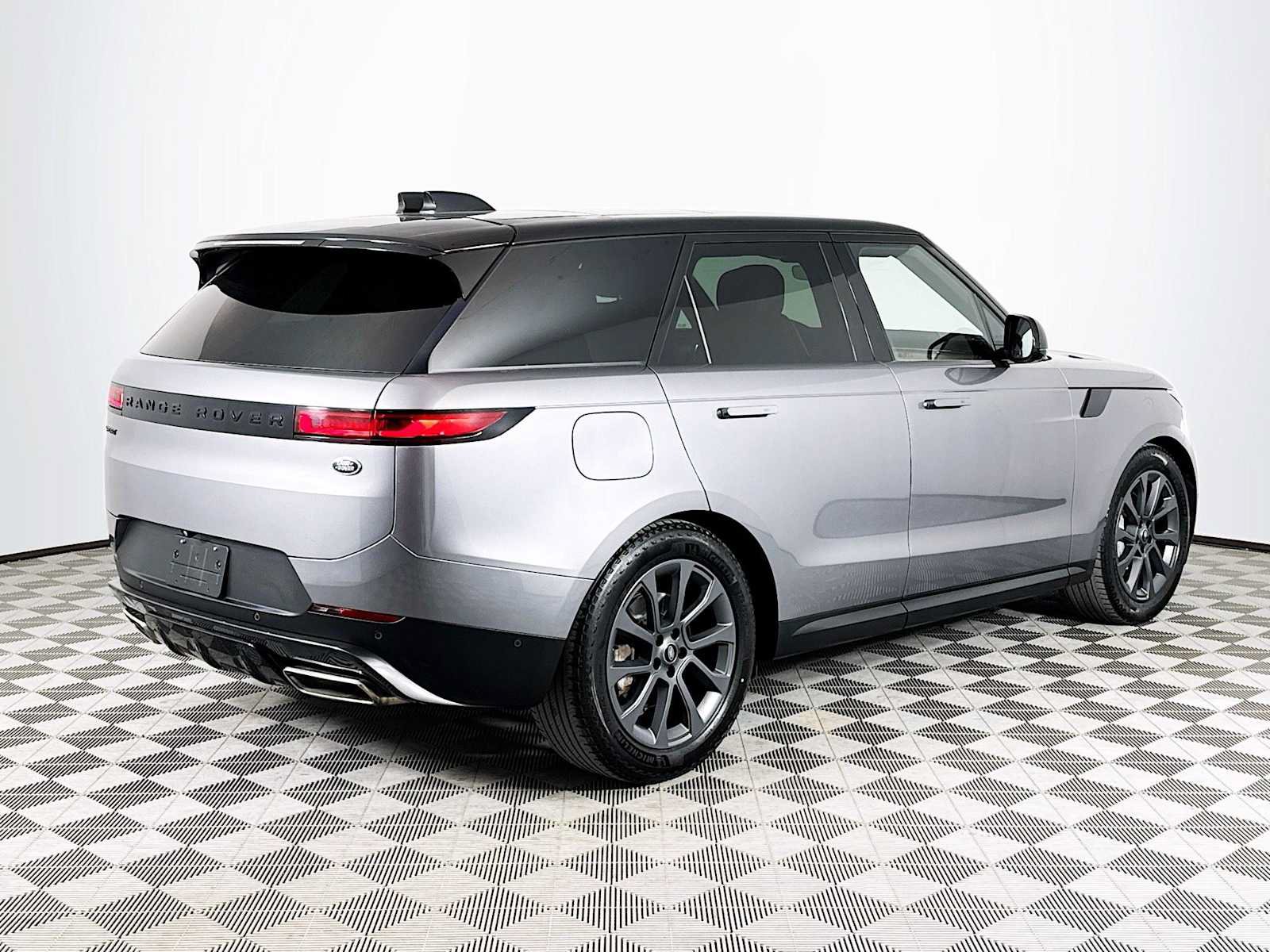 Certified 2023 Land Rover Range Rover Sport SE AWD/4WD image 6