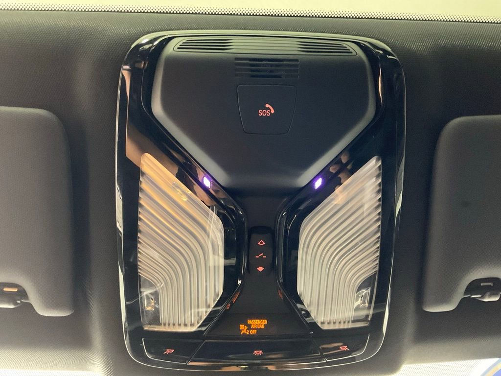 Used 2020 BMW 330i Sedan w/ M Sport Package image 21