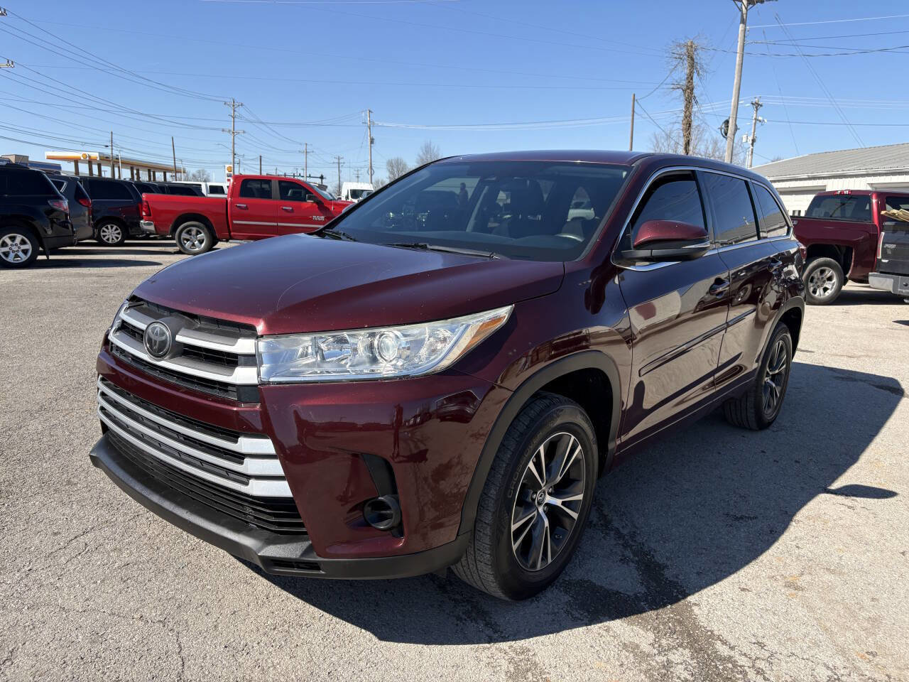 Used 2018 Toyota Highlander LE image 4