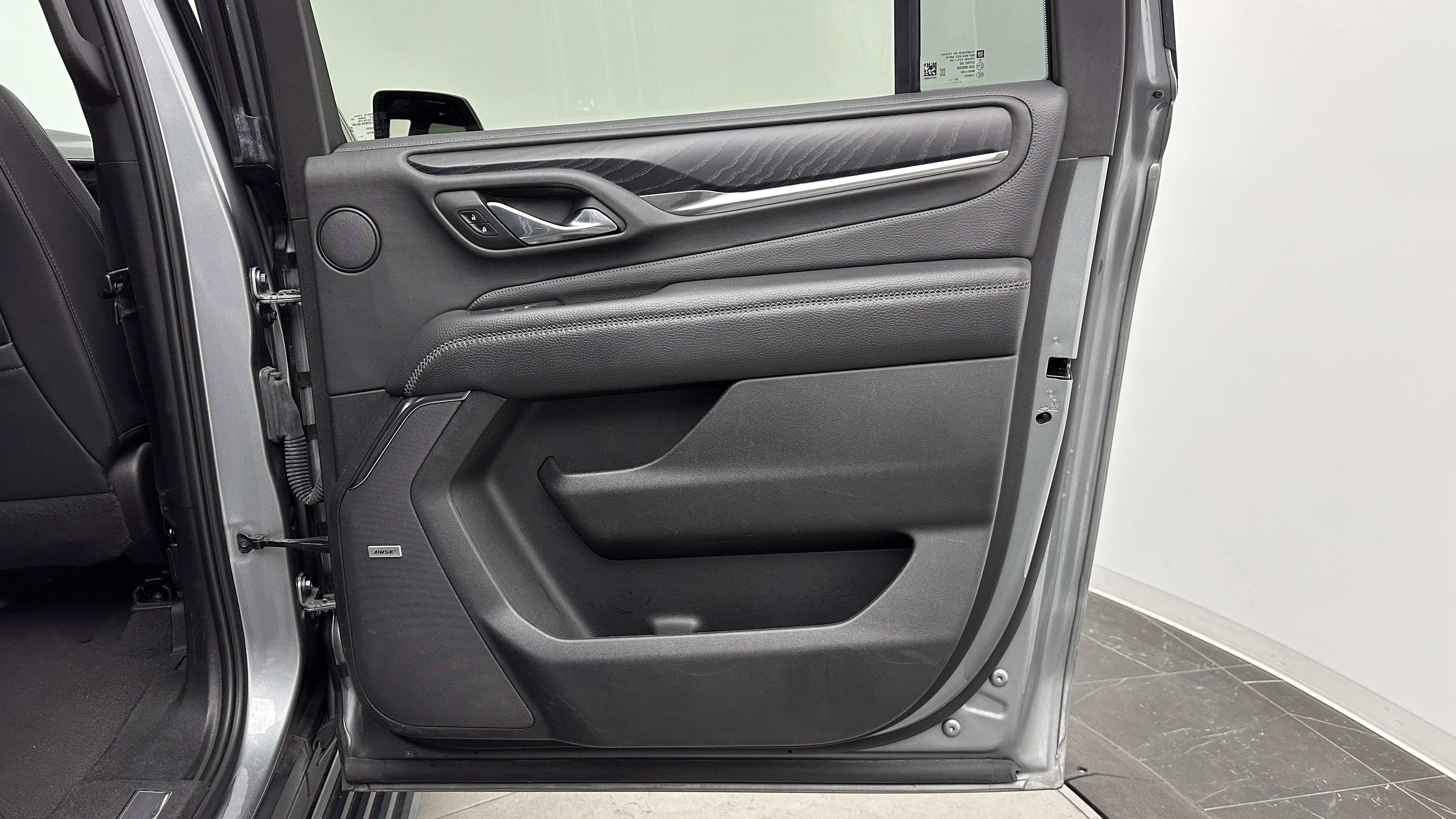 Used 2023 GMC Yukon XL Denali RWD image 34