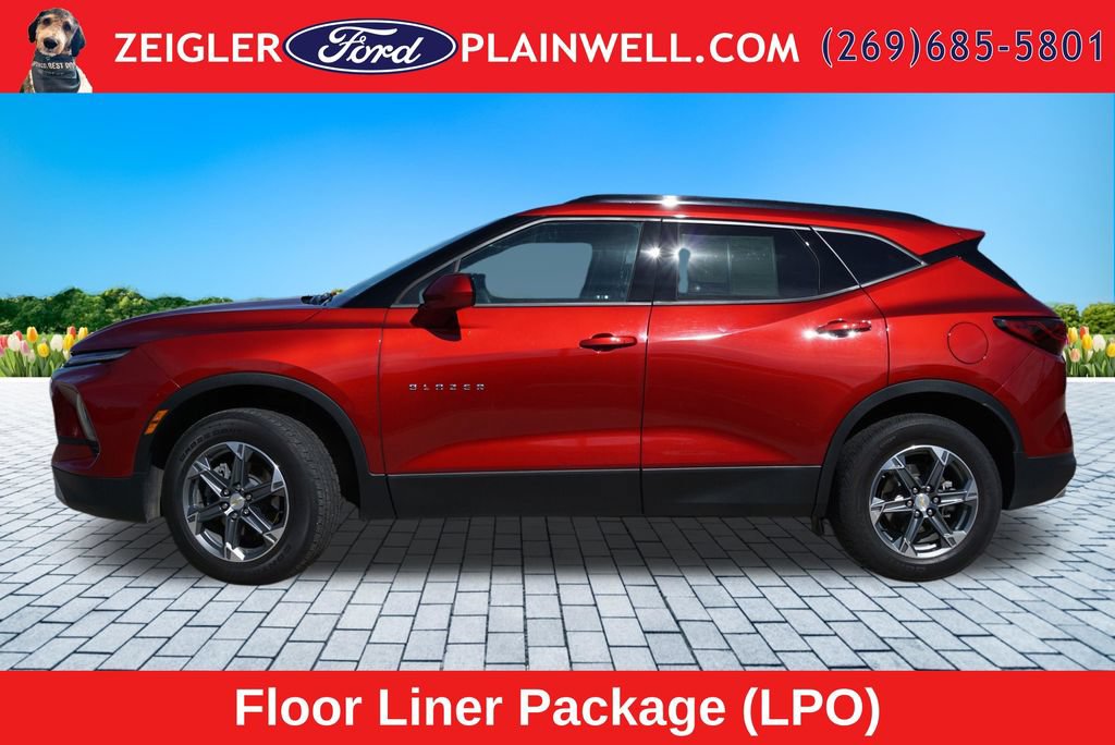 Used 2024 Chevrolet Blazer LT w/ Convenience Package AWD/4WD image 2