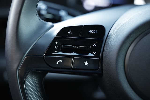 Certified 2025 Hyundai Elantra Sport FWD image 31