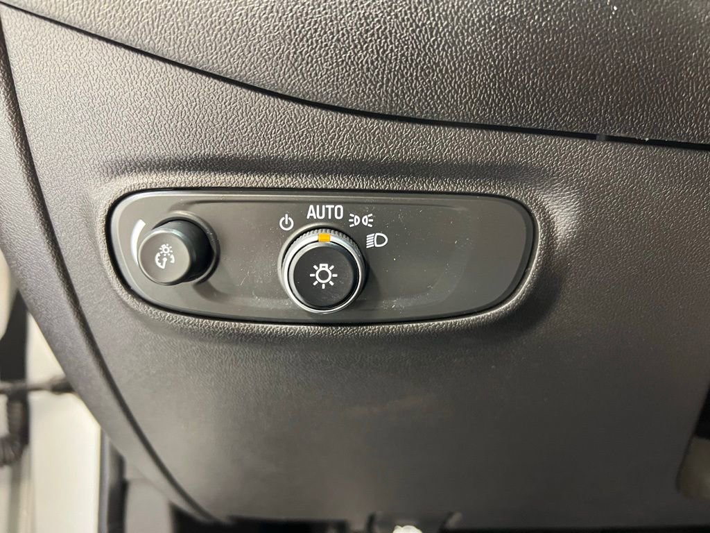 Used 2020 Chevrolet Equinox LT image 17