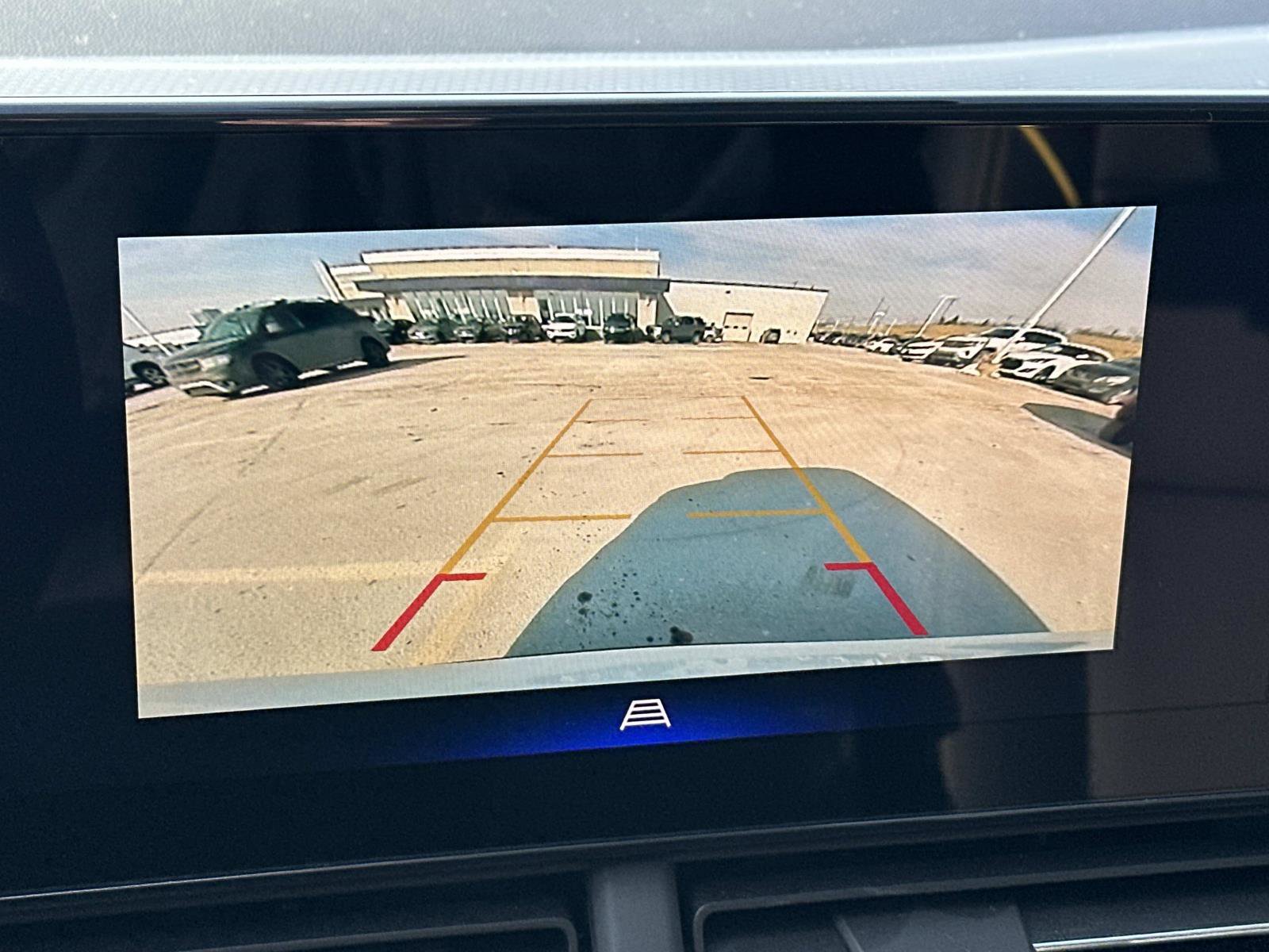 Used 2025 Chevrolet Trax ACTIV w/ Sunroof Package image 27