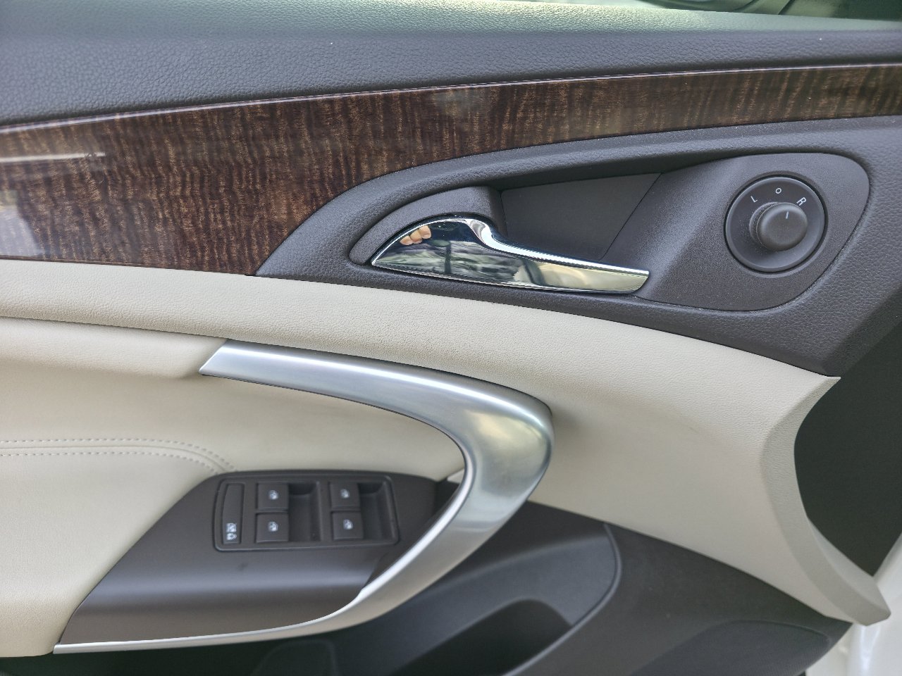 Used 2012 Buick Regal Premium image 25