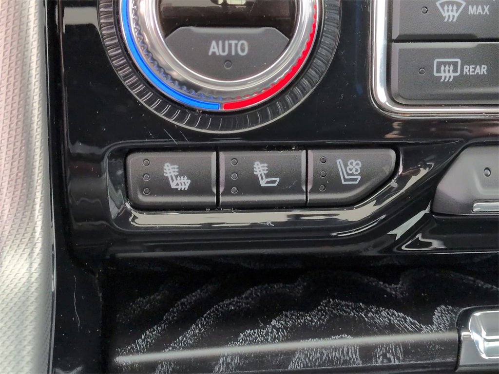 Used 2023 GMC Yukon Denali w/ Denali Reserve Package image 17