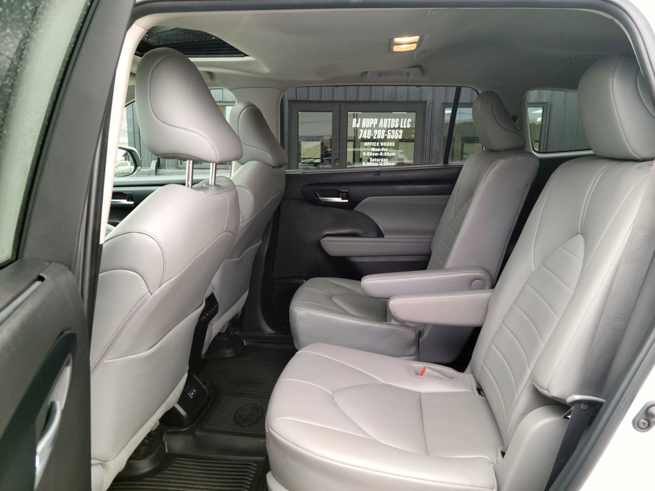 Used 2023 Toyota Highlander XLE image 23