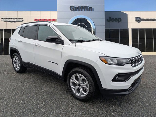 New 2025 Jeep Compass Latitude w/ Convenience Group