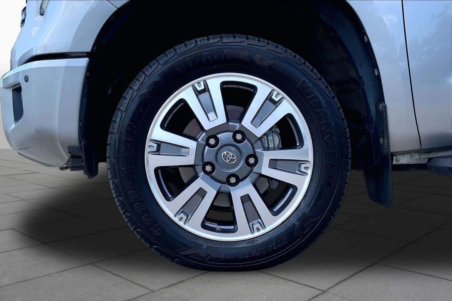 Used 2021 Toyota Tundra Platinum AWD/4WD image 10