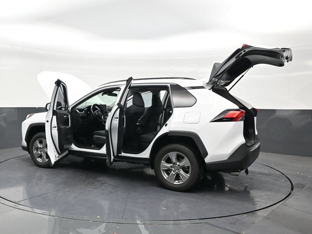 Used 2025 Toyota RAV4 XLE w/ Weather Package AWD/4WD image 31